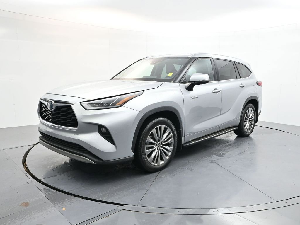 Used 2020 Toyota Highlander Platinum image 3