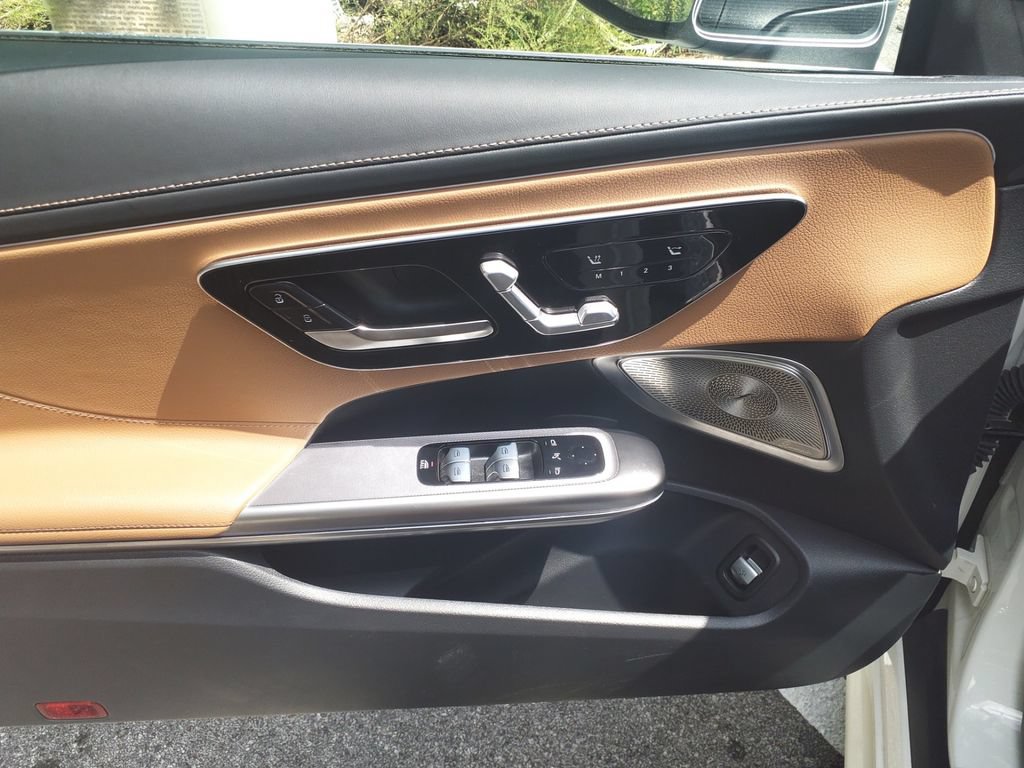Certified 2025 Mercedes-Benz CLE 300 4MATIC Cabriolet image 22