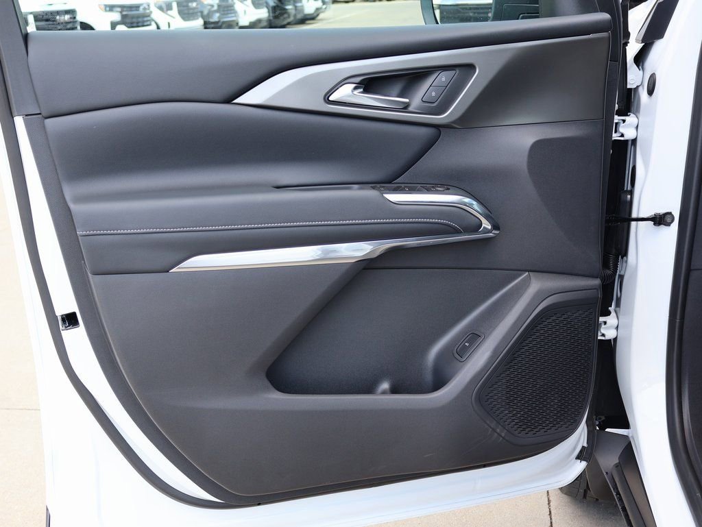 New 2026 Chevrolet Traverse LT w/ Driver Confidence Package image 13