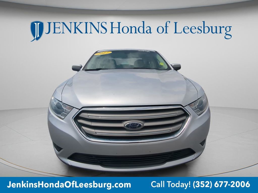 Used 2017 Ford Taurus SEL image 8