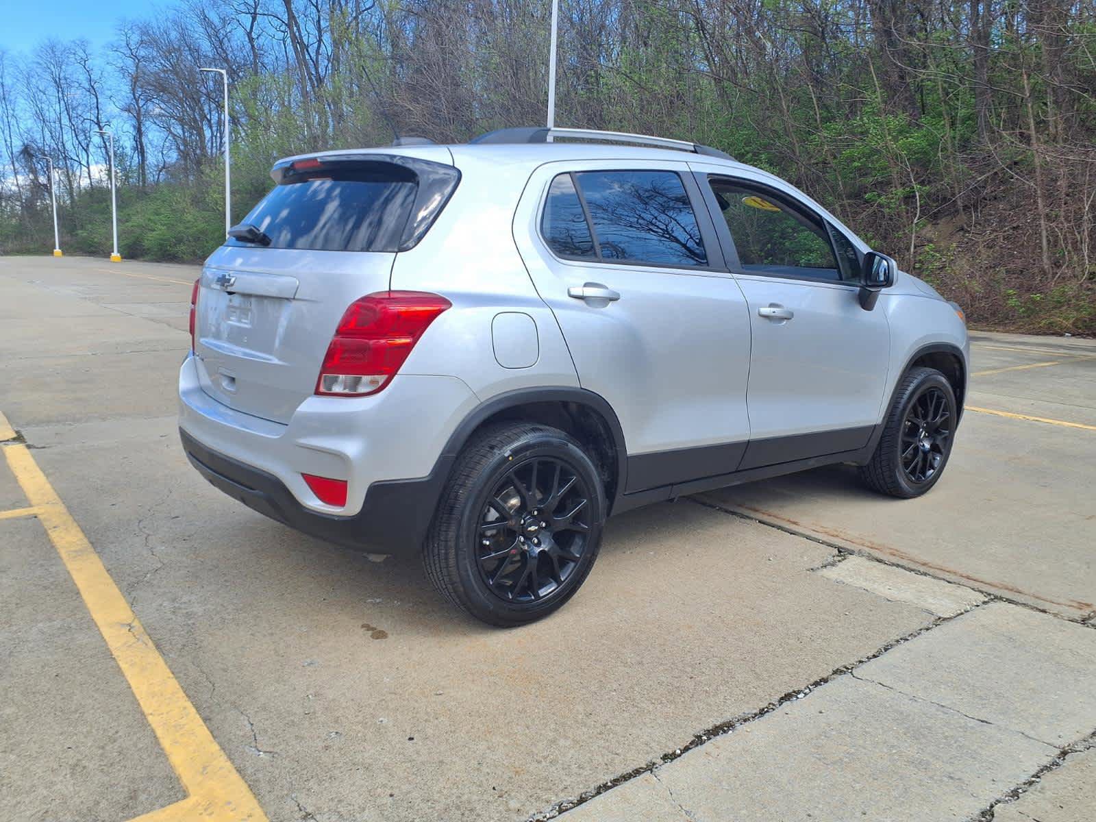 Used 2021 Chevrolet Trax LT w/ Sport Edition image 4