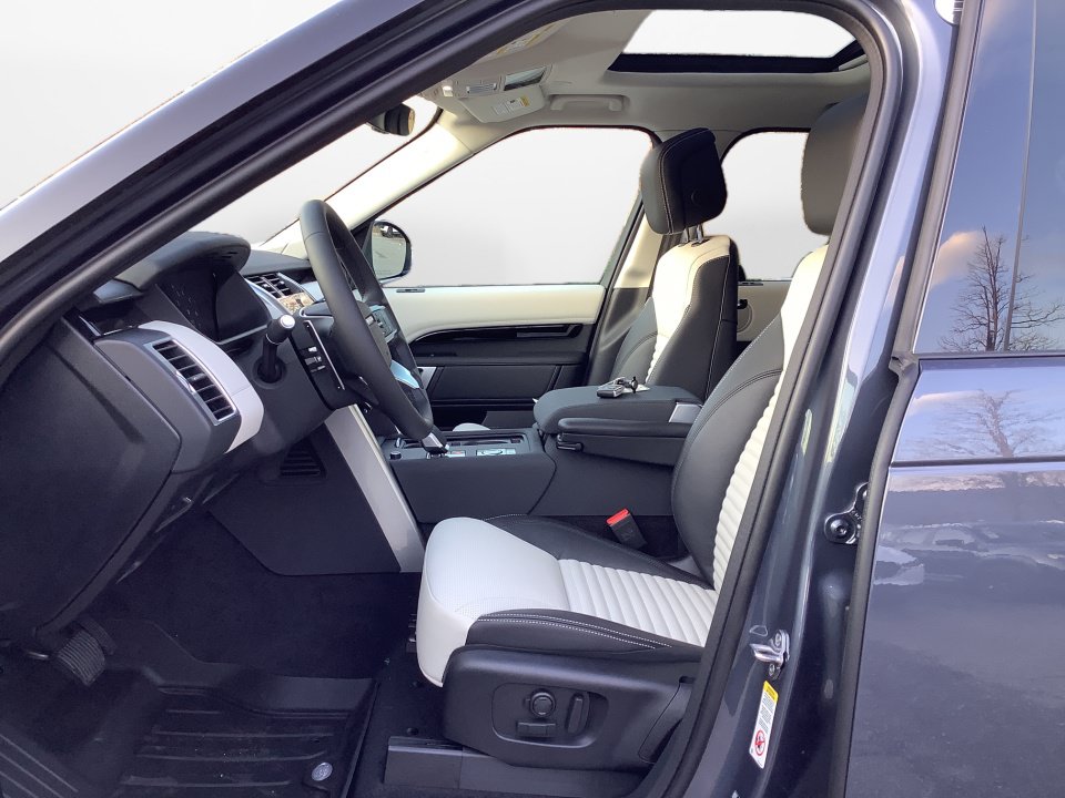 New 2026 Land Rover Discovery S AWD/4WD image 11