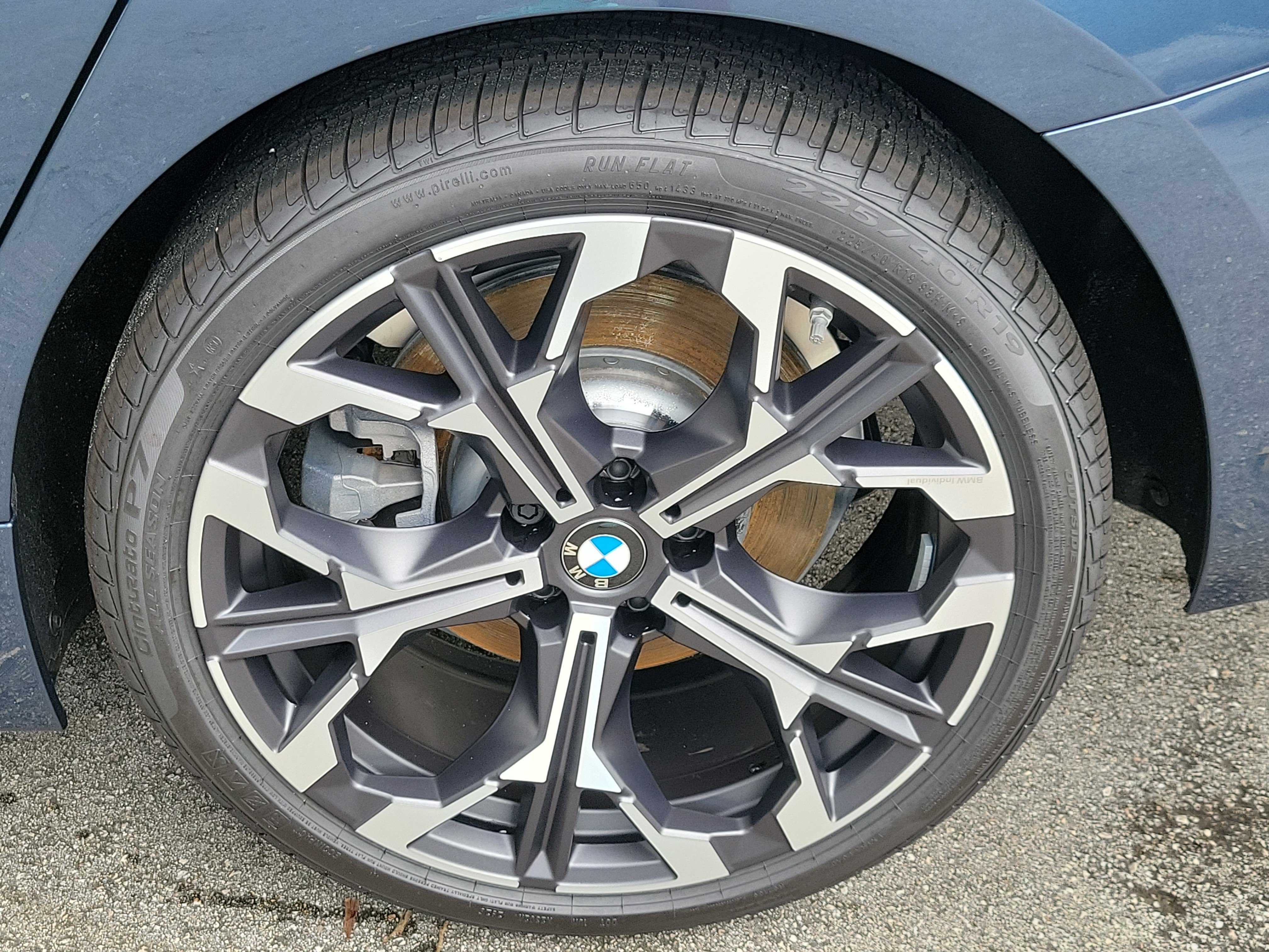 New 2026 BMW 330i Sedan w/ Convenience Package RWD image 5