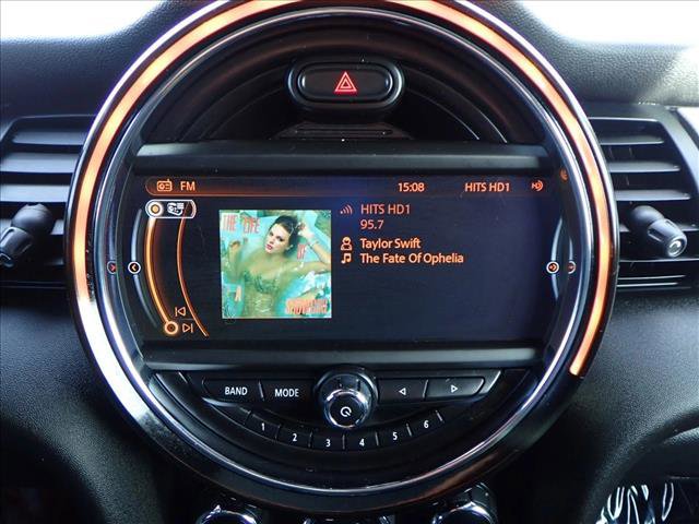 Used 2015 MINI Cooper 2-Door Hardtop image 17