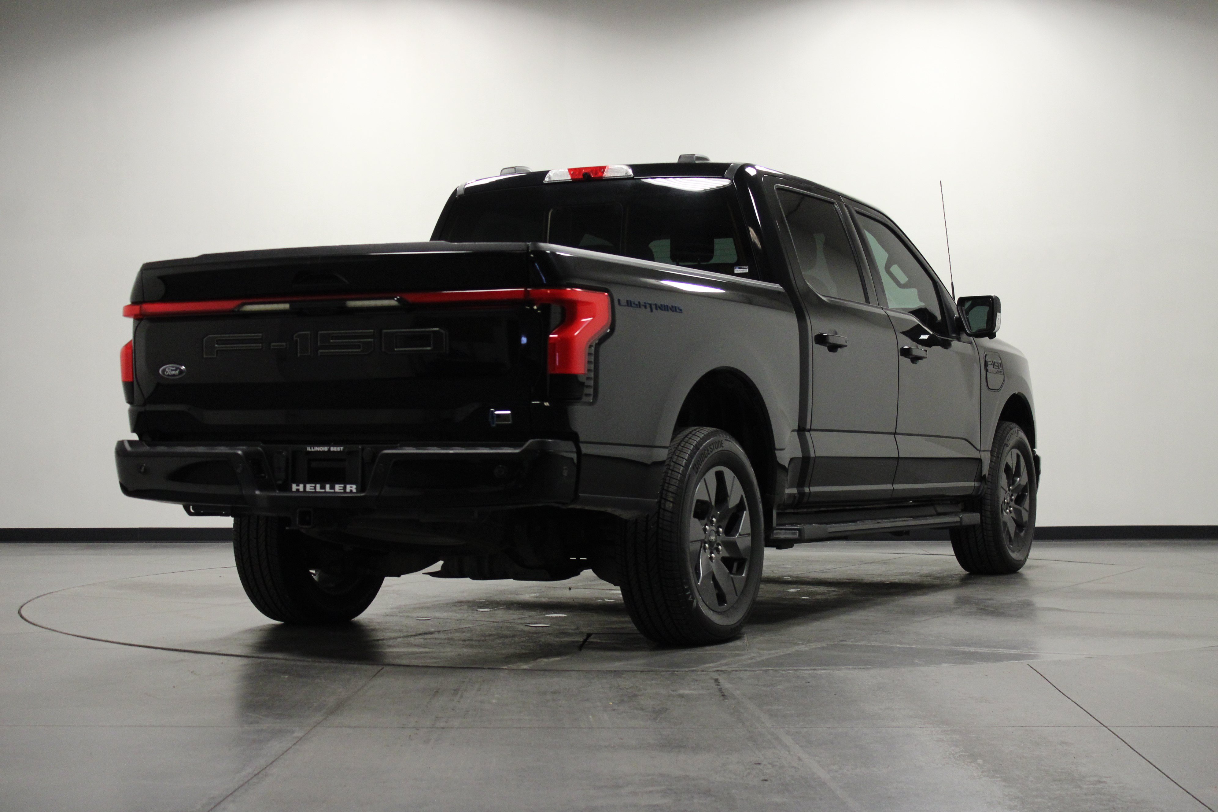 Used 2023 Ford F150 Lightning Lariat w/ Equipment Group 511A High AWD/4WD image 4