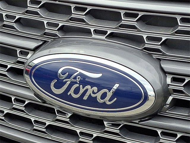 Used 2024 Ford Explorer XLT w/ Equipment Group 202A AWD/4WD image 29