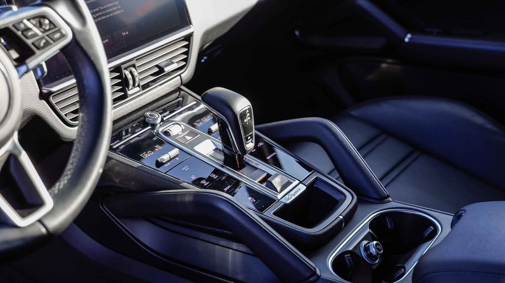 Used 2023 Porsche Cayenne Platinum Edition AWD/4WD image 24