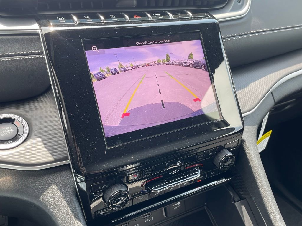 New 2025 Jeep Grand Cherokee Altitude image 31