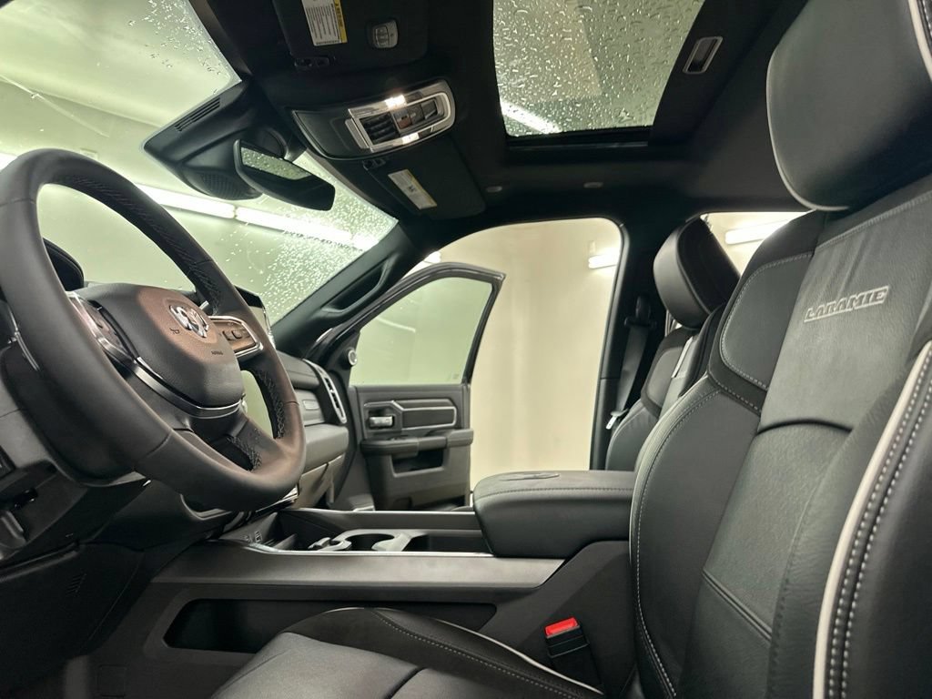 New 2026 RAM 3500 Laramie AWD/4WD image 37