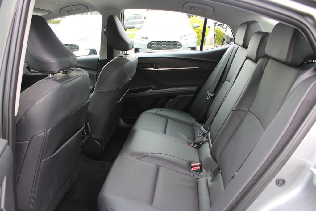 Used 2026 Toyota Camry XLE AWD/4WD image 12