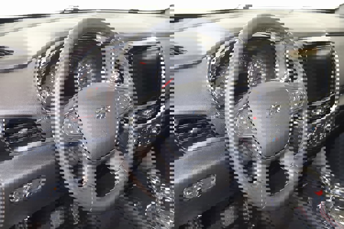 Used 2023 Chevrolet Traverse RS image 6