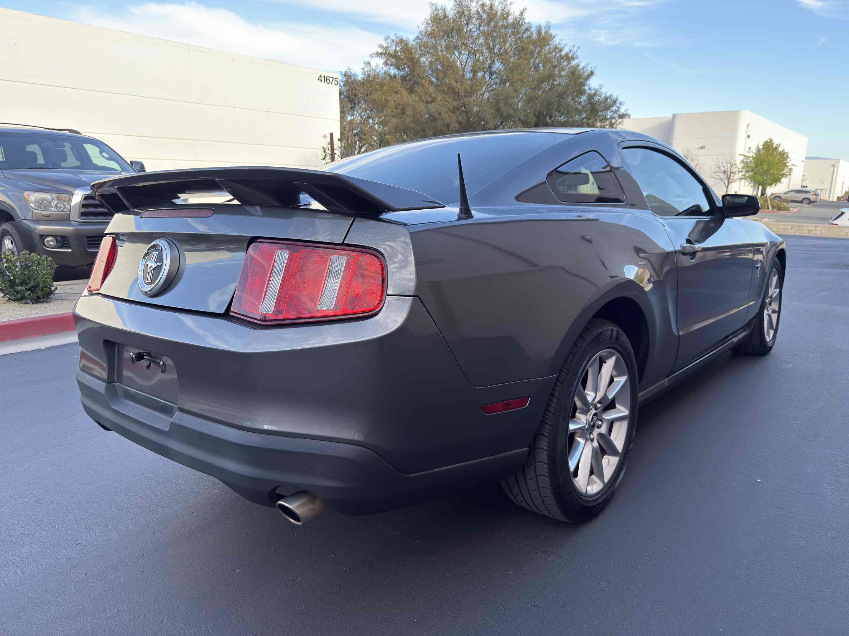 Used 2010 Ford Mustang Premium RWD image 18