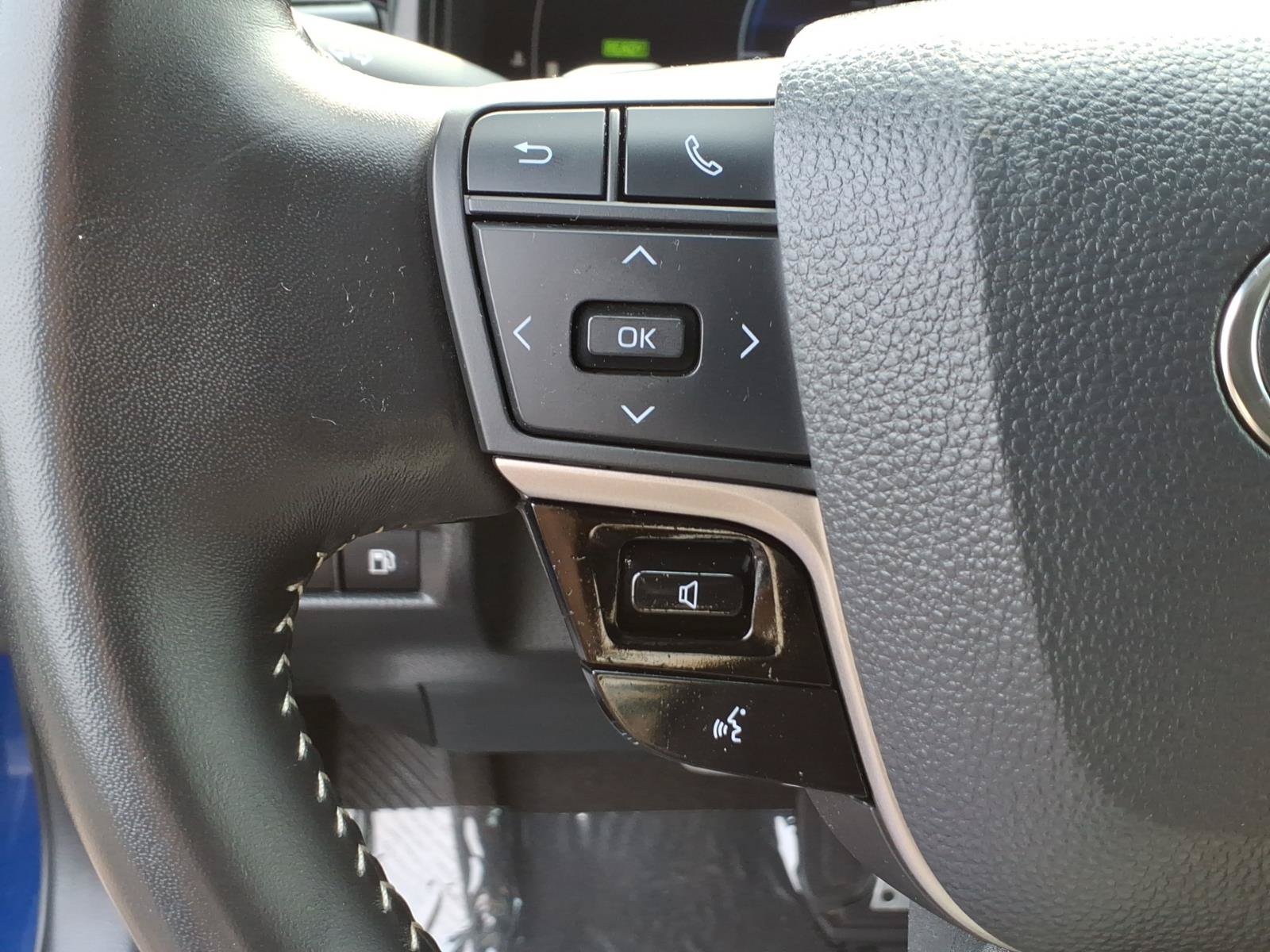 Used 2025 Toyota Camry SE FWD image 15