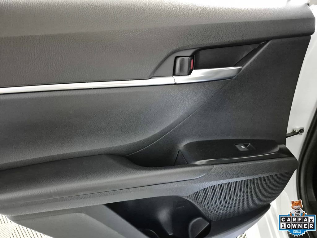 Used 2019 Toyota Camry SE FWD image 23