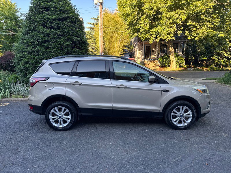 Used 2018 Ford Escape SE AWD/4WD image 6