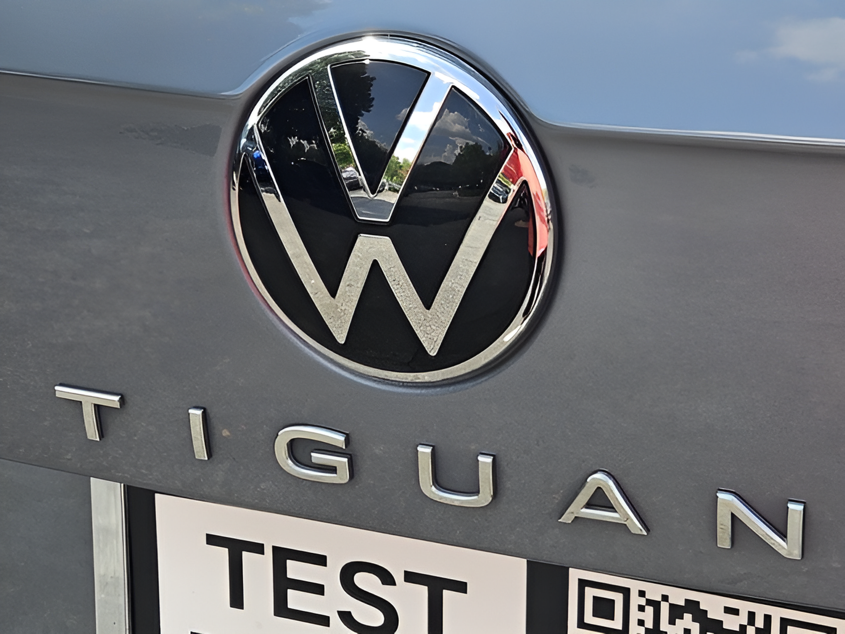 Certified 2023 Volkswagen Tiguan SE w/ Panoramic Sunroof Package FWD image 30