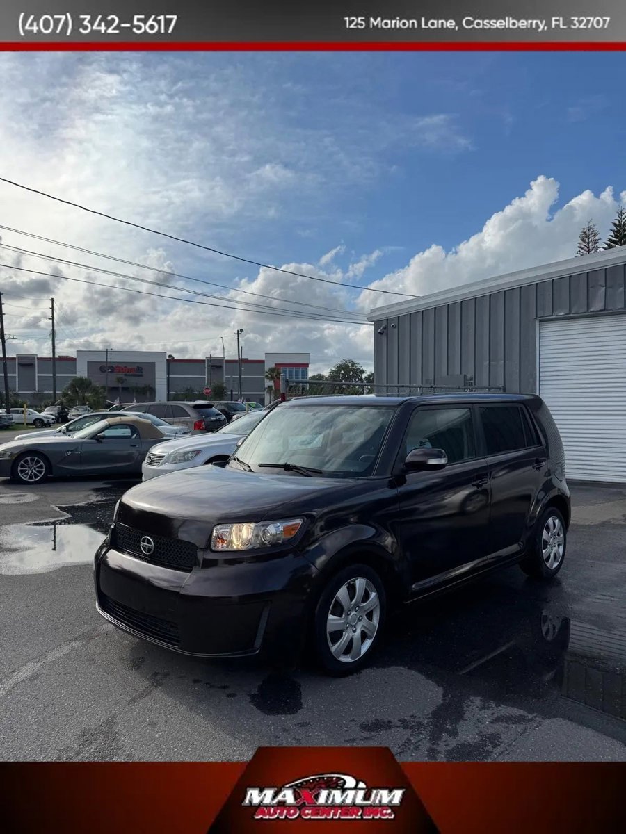 Used 2009 Scion xB FWD image 2