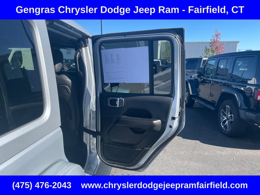 Certified 2024 Jeep Wrangler Unlimited Sahara w/ Technology Group AWD/4WD image 26
