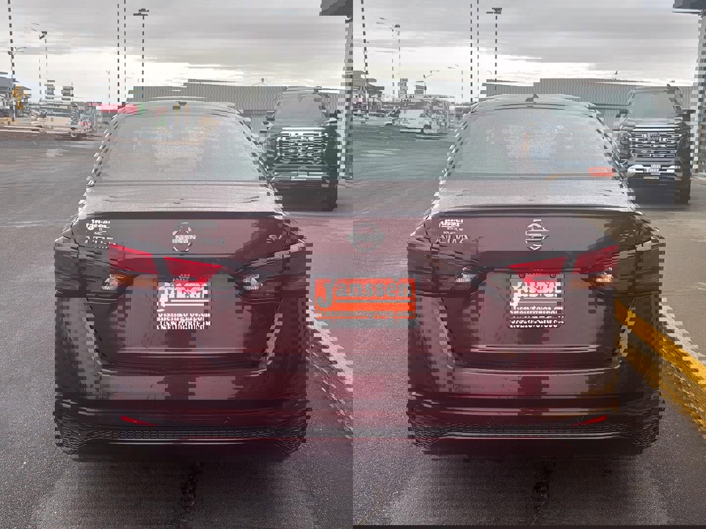 Used 2024 Nissan Altima 2.5 SV image 3