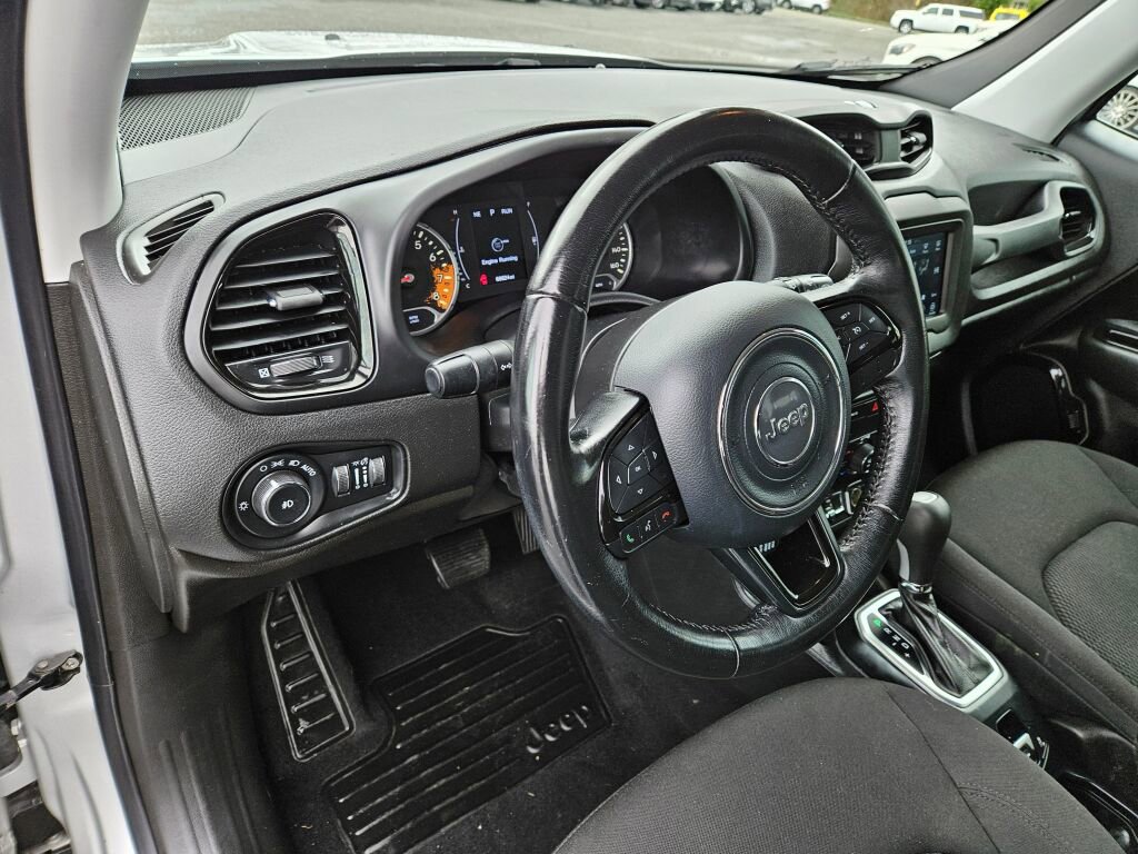 Used 2018 Jeep Renegade Altitude image 19