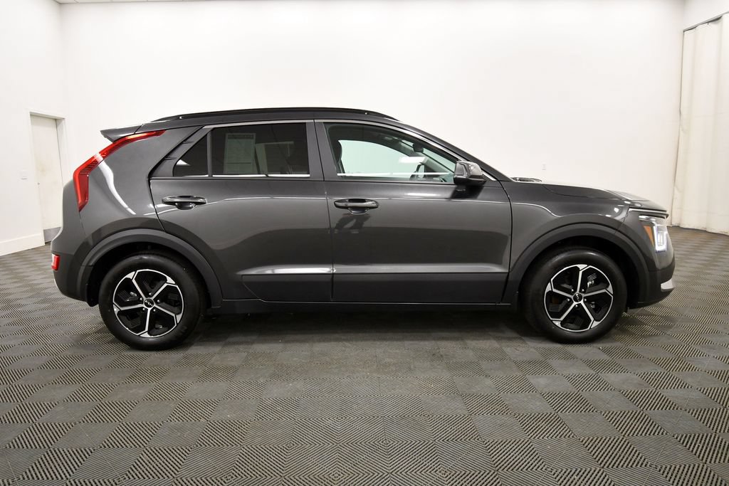 Certified 2025 Kia Niro EX FWD image 9