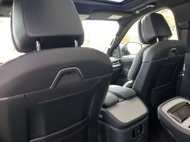 New 2027 Lincoln Navigator Reserve w/ Jet Appearance Package AWD/4WD image 35