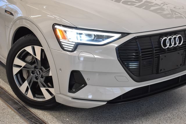 Used 2021 Audi e-tron Premium w/ Convenience Plus Package AWD/4WD image 30