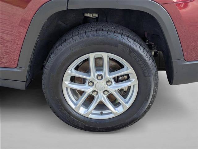 Used 2025 Jeep Grand Cherokee L Laredo AWD/4WD image 24