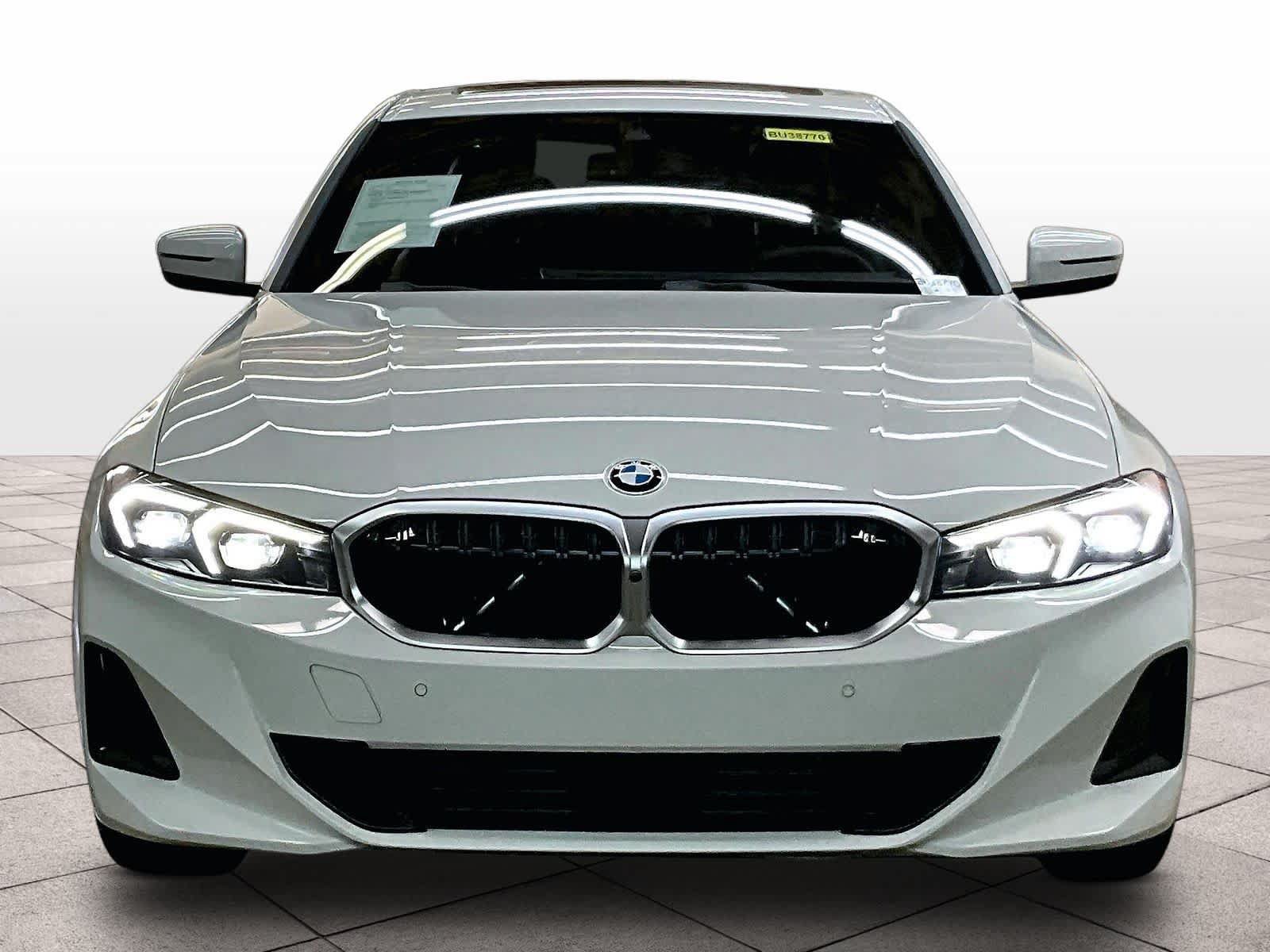 Used 2025 BMW 330i Sedan w/ Convenience Package RWD image 3