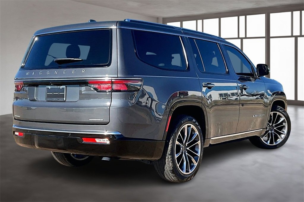 Used 2023 Jeep Wagoneer Series III w/ Premium Group I image 2