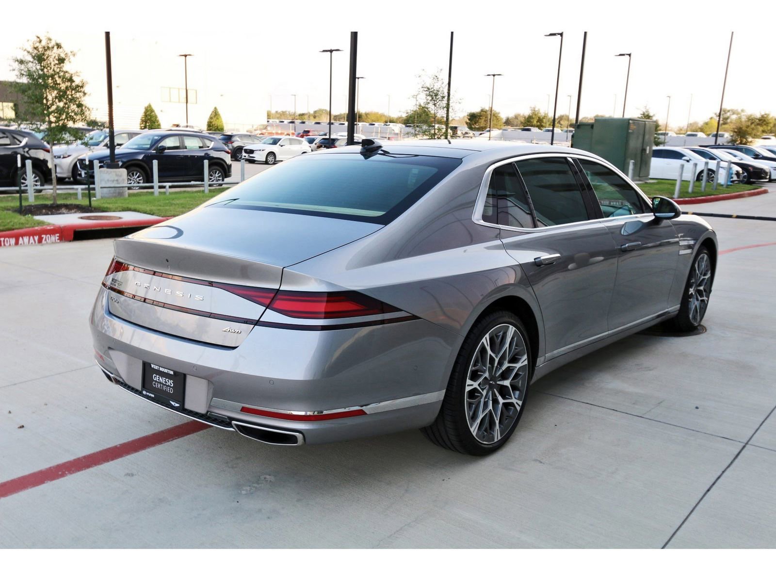 Used 2025 Genesis G90 3.5T image 8