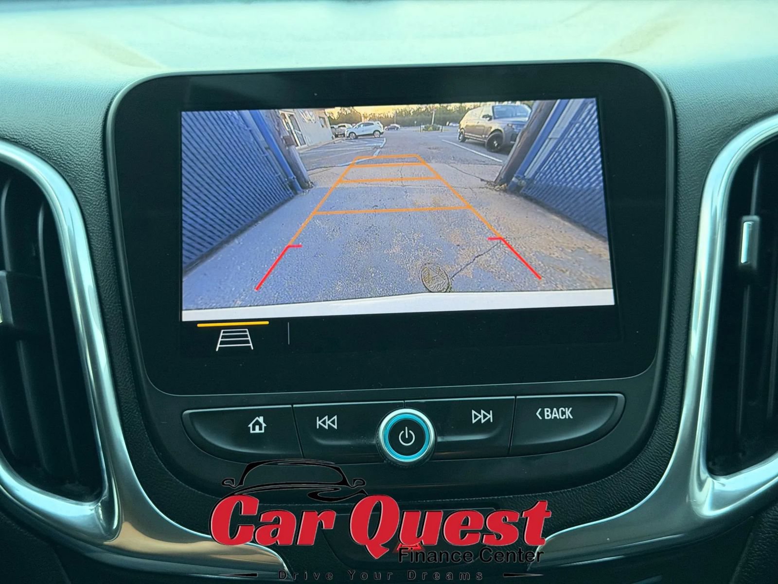 Used 2019 Chevrolet Equinox LT FWD image 35