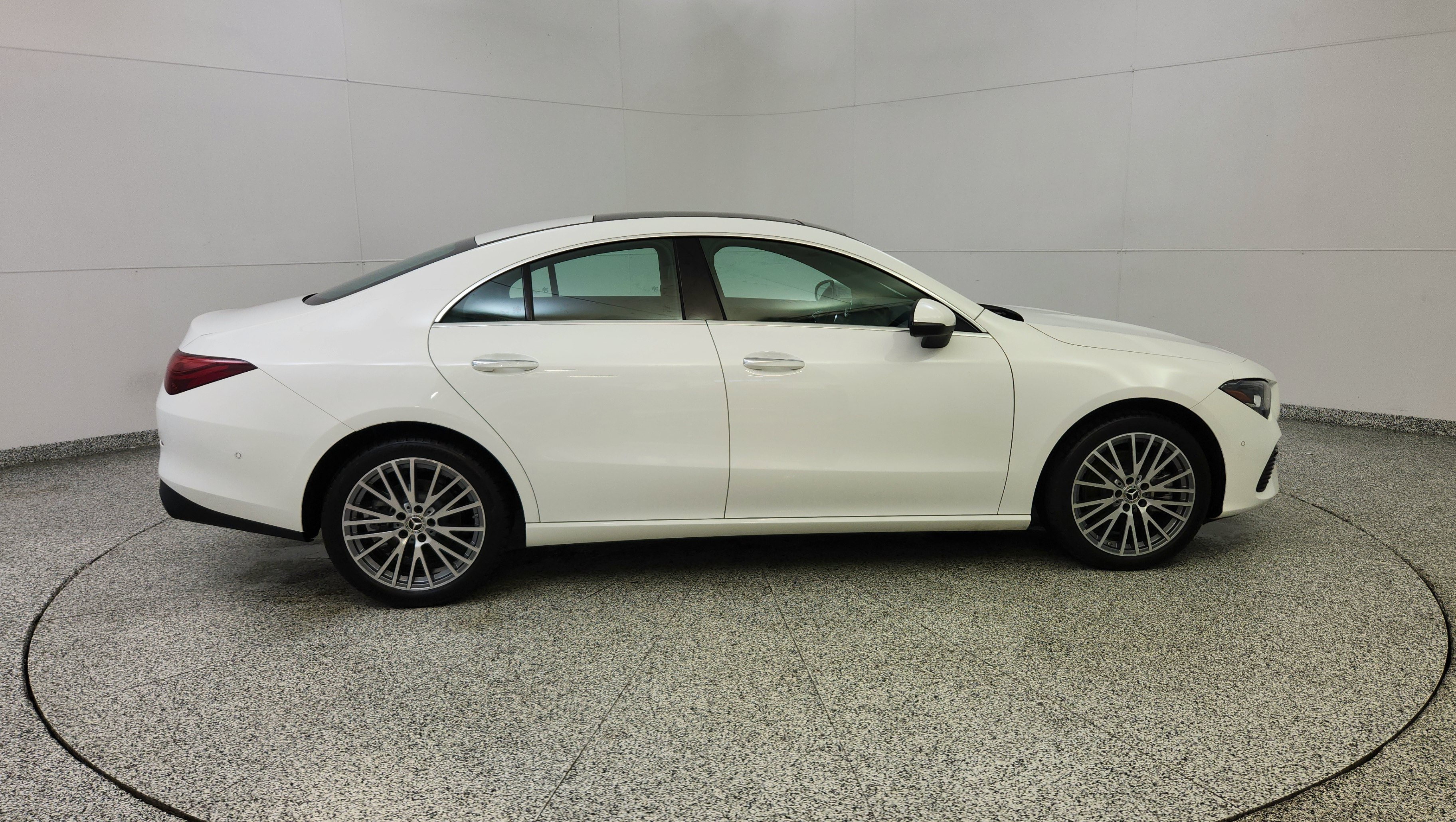 Used 2025 Mercedes-Benz CLA 250 image 8