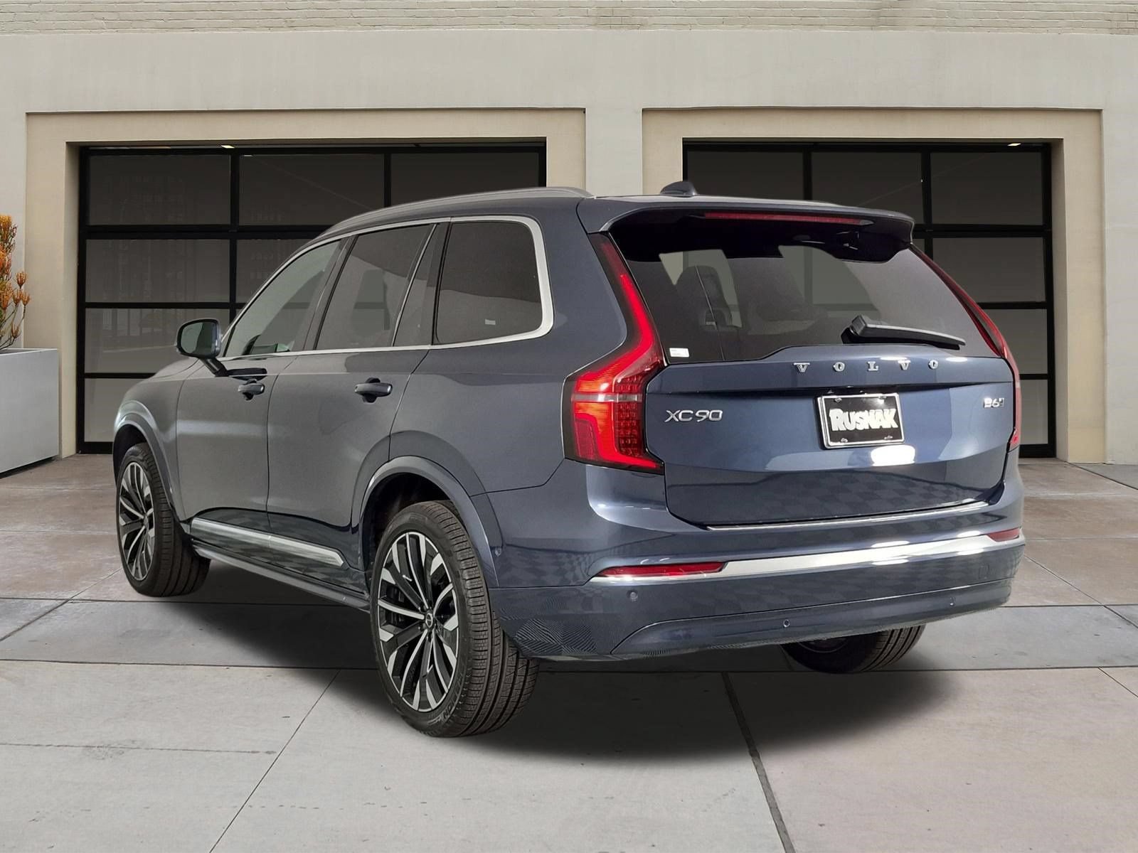 Certified 2026 Volvo XC90 B6 Plus w/ Protection Package Premier AWD/4WD image 2