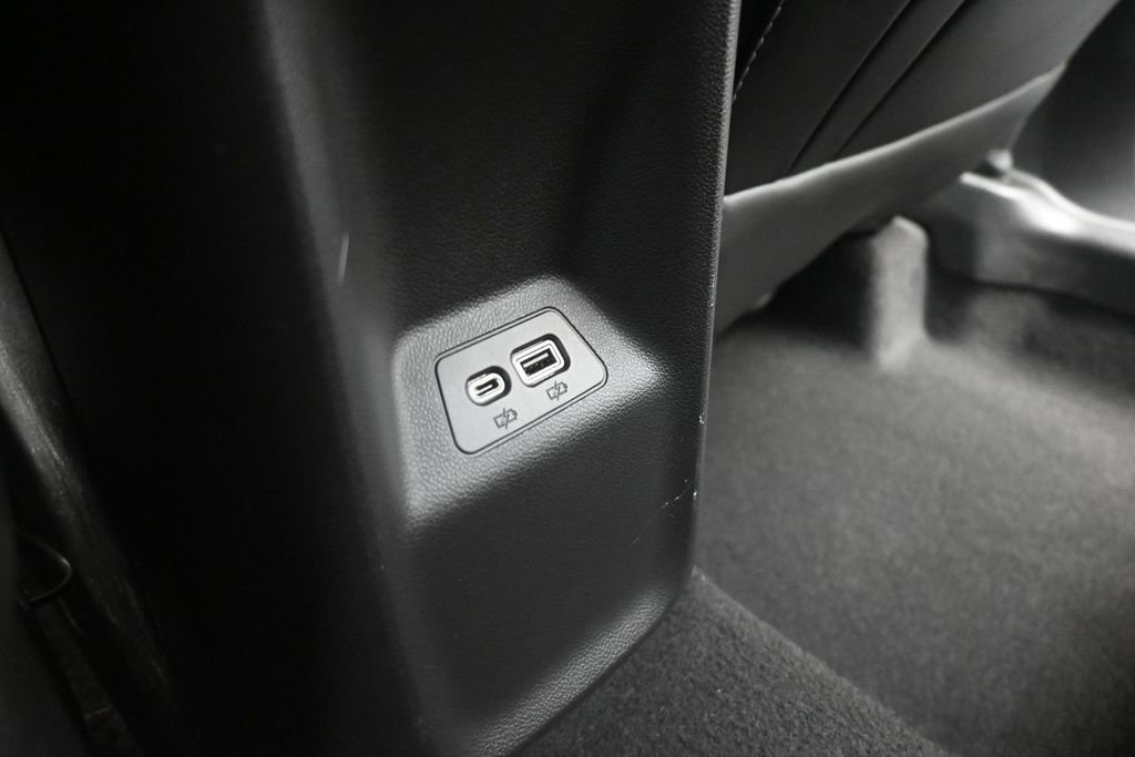 Used 2021 Buick Envision Essence w/ Sport Touring Package AWD/4WD image 15