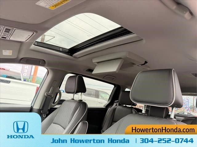 Used 2024 Honda Odyssey Elite image 16