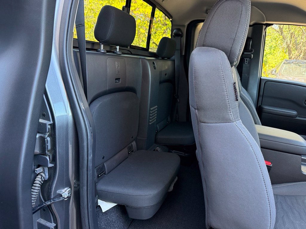 Used 2024 Nissan Frontier SV w/ SV Convenience Package AWD/4WD image 35