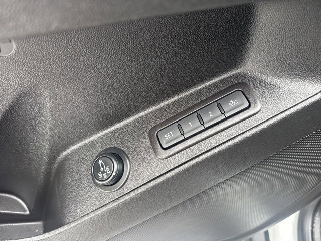 Used 2019 Chevrolet Equinox Premier image 12