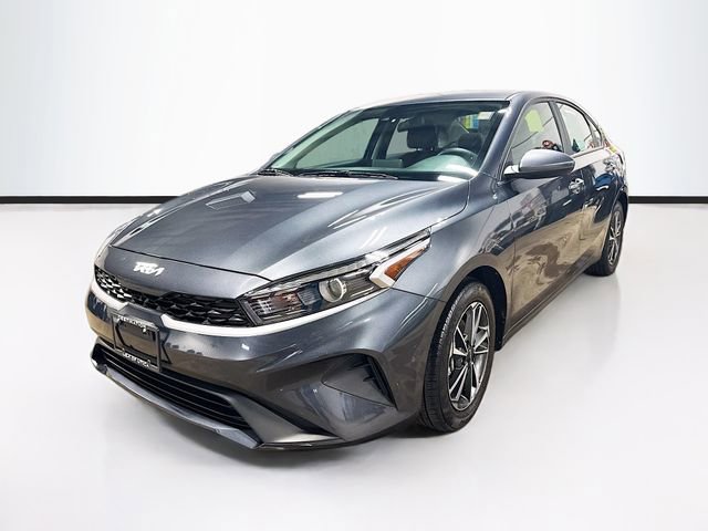 Used 2024 Kia Forte LXS image 3
