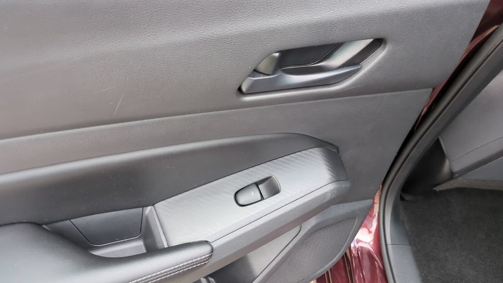 Used 2024 Nissan Altima 2.5 SV FWD image 15