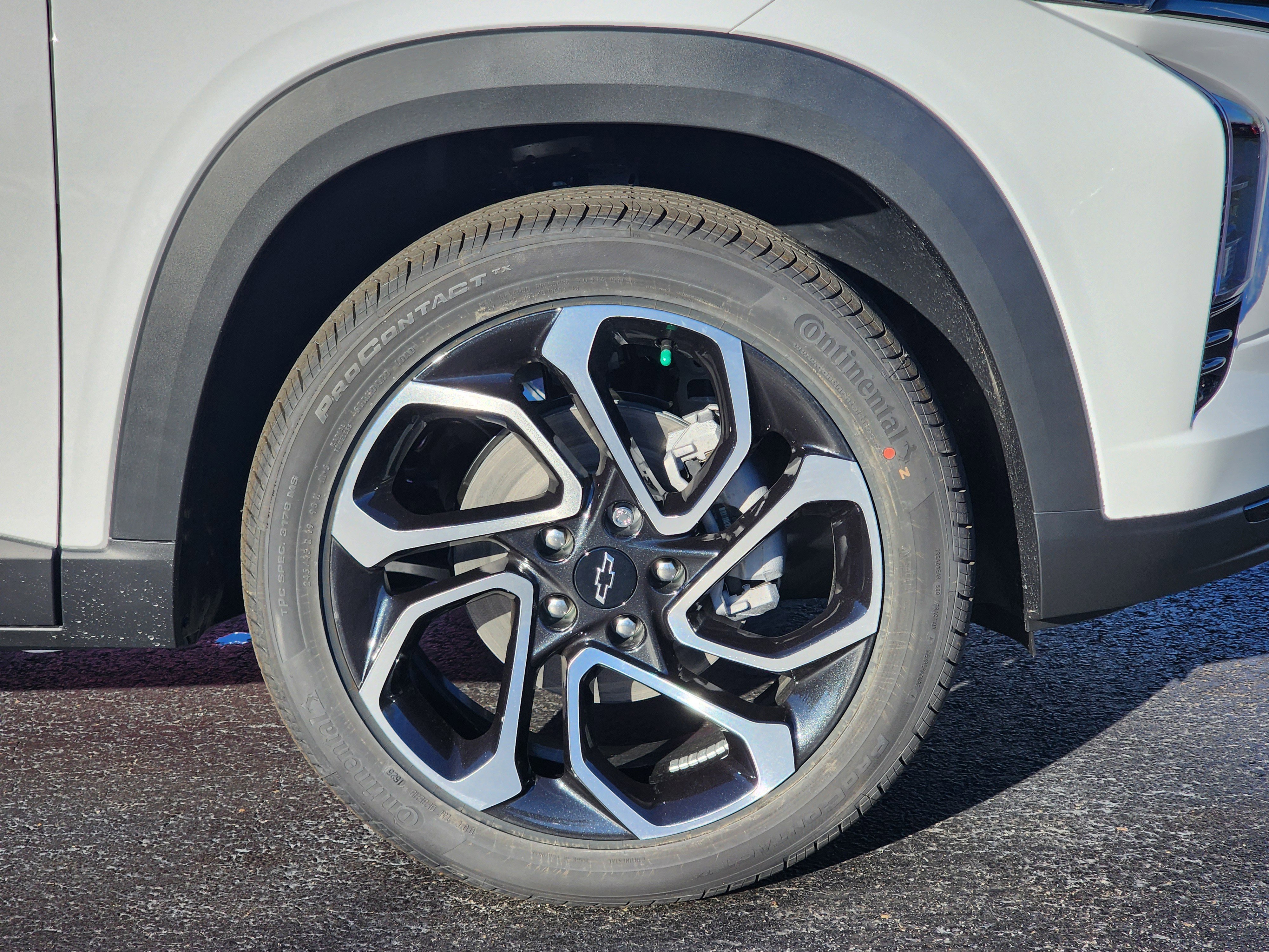 New 2026 Chevrolet Trax RS w/ Sunroof Package image 6