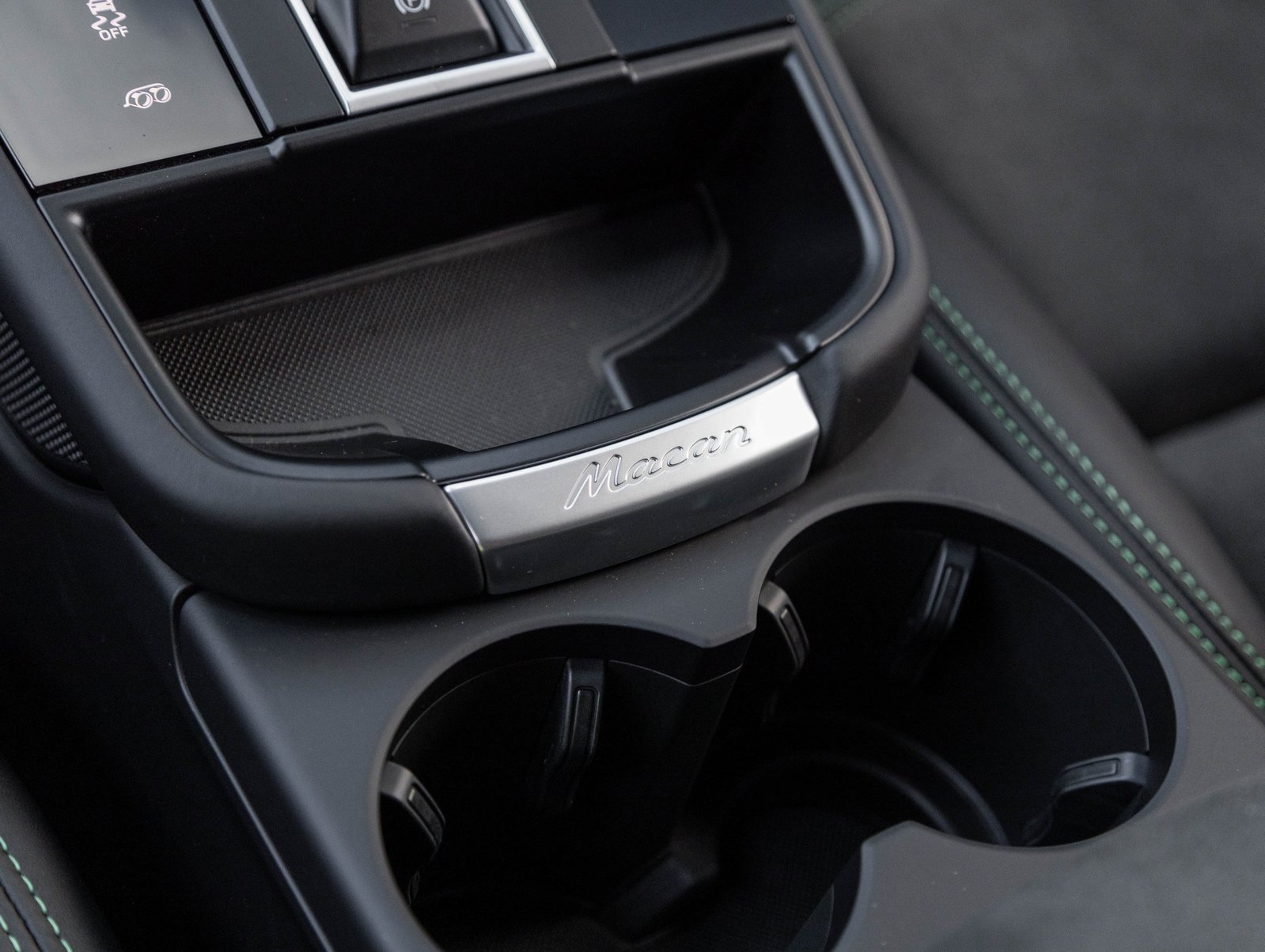 New 2026 Porsche Macan GTS image 28