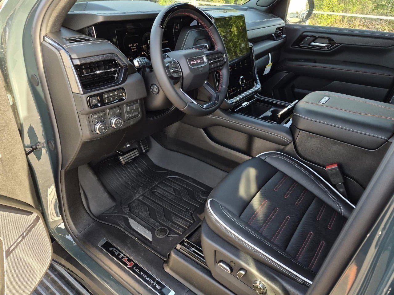 New 2026 GMC Yukon XL AT4 Ultimate AWD/4WD image 10