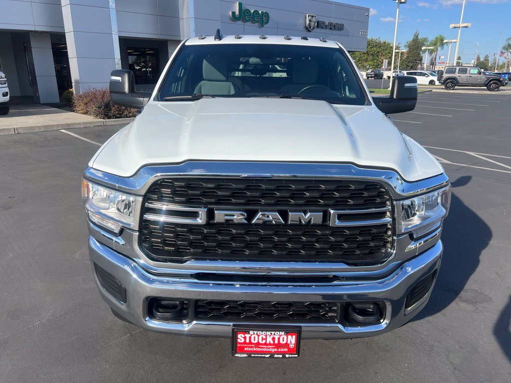 Used 2024 RAM 3500 SLT w/ Quick Order Package 2YG SLT AWD/4WD image 4