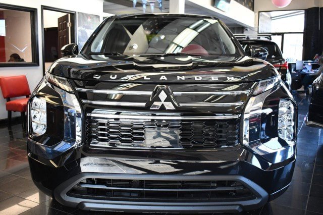 New 2026 Mitsubishi Outlander ES AWD/4WD image 2