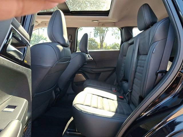 New 2025 Mitsubishi Outlander SE image 7