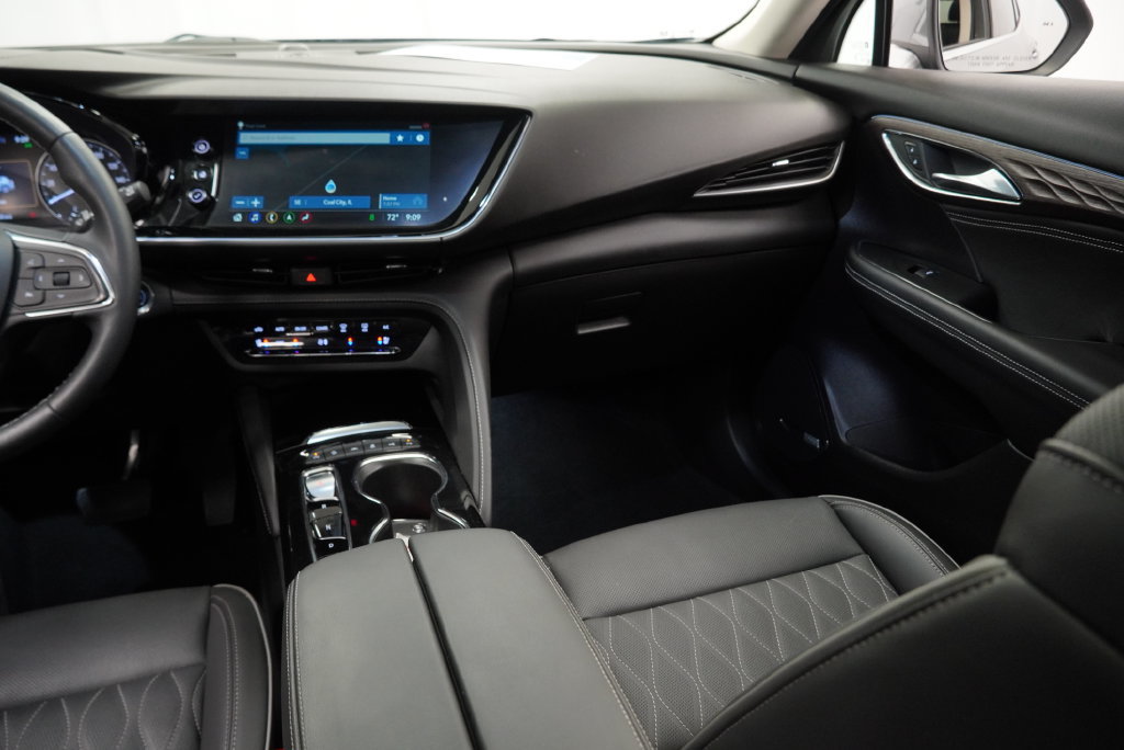 Used 2023 Buick Envision Avenir AWD/4WD image 20