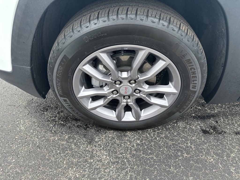 Used 2024 GMC Terrain SLT AWD/4WD image 9