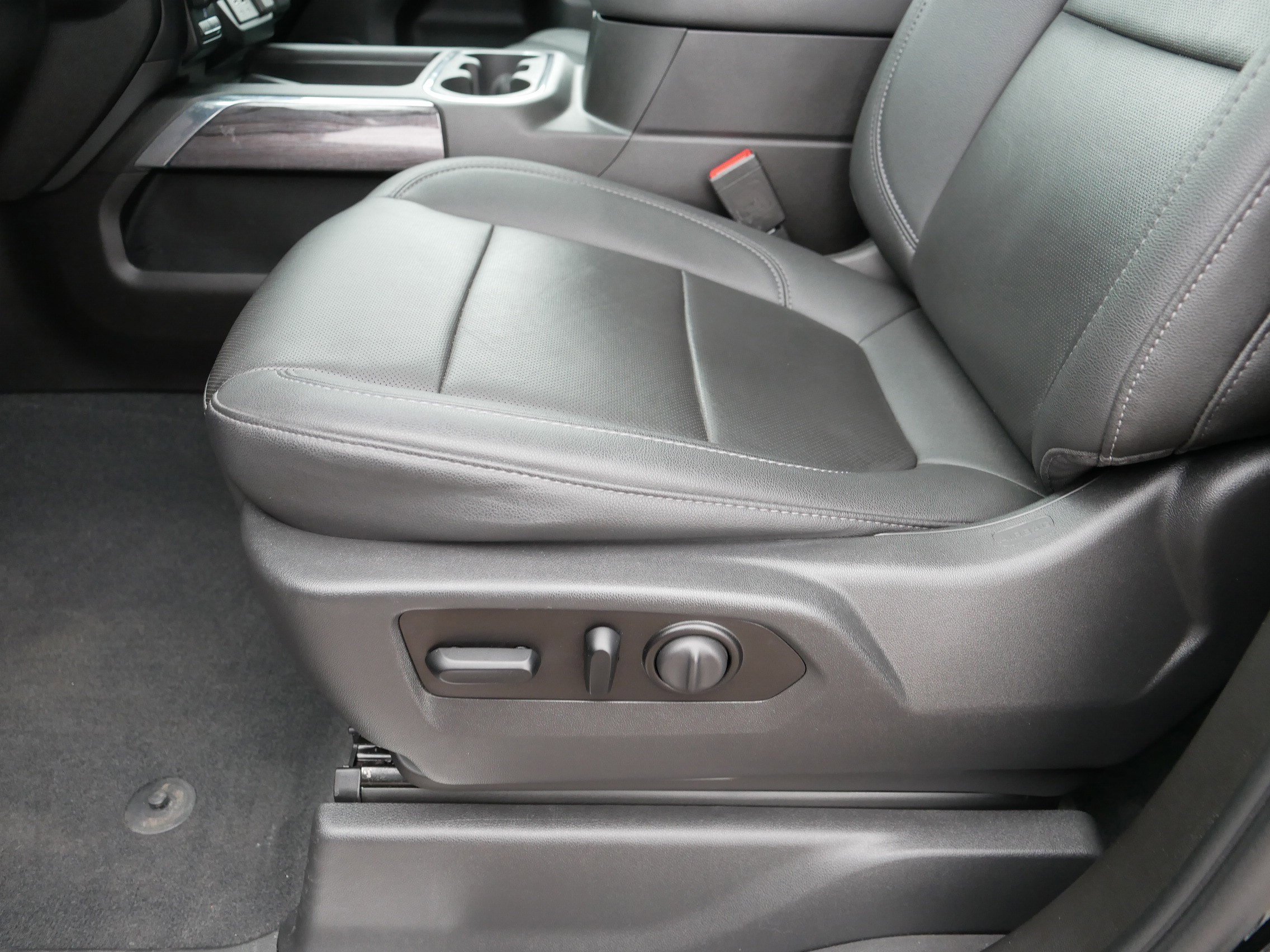 Used 2021 Chevrolet Silverado 2500 LTZ w/ LTZ Premium Package image 20