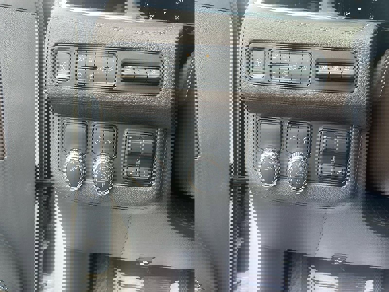 Used 2022 GMC Yukon XL Denali w/ Denali Premium Package image 16